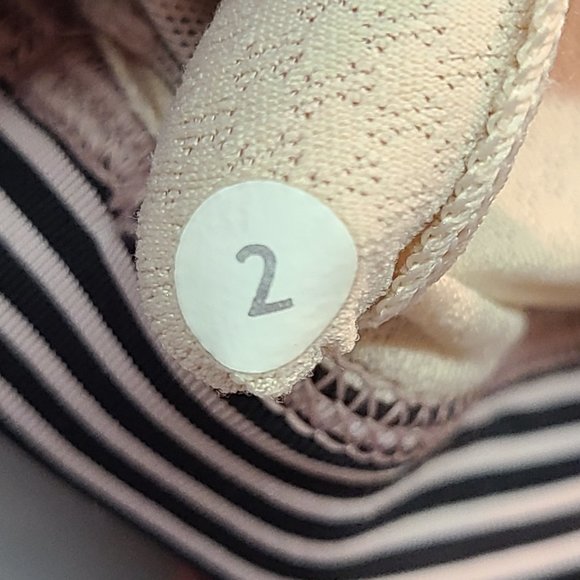 Lululemon Tank Top Womens 2 Dark Pink - Picture 5 of 6